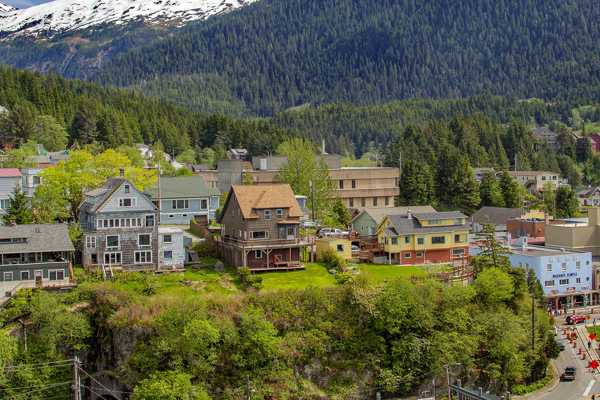 10 Must-Visit Small Towns in Alaska