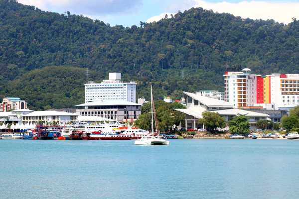 9 Best Places to Go Shopping in Langkawi