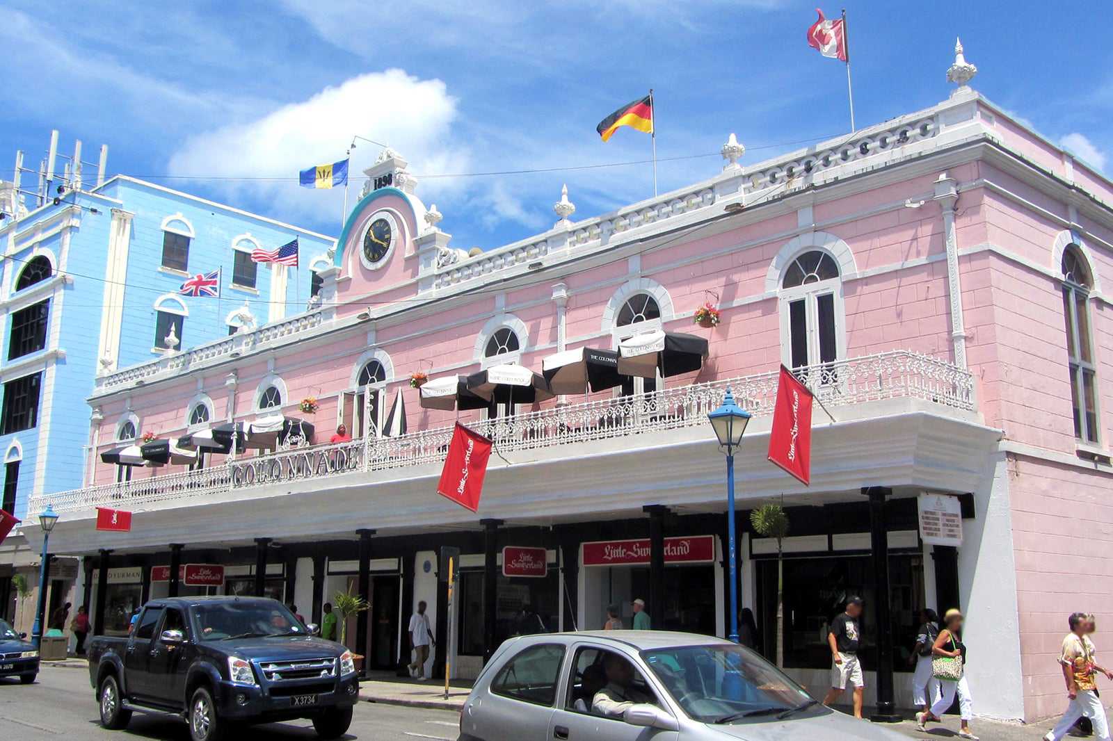 Colonnade Mall