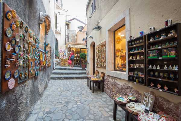 10 Best Places to Go Shopping in Sicily