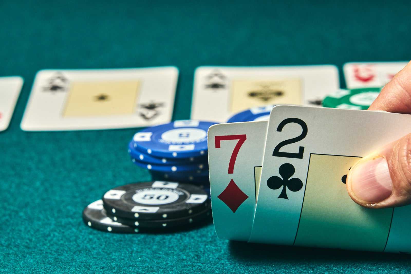 Royalle Crown Poker Club