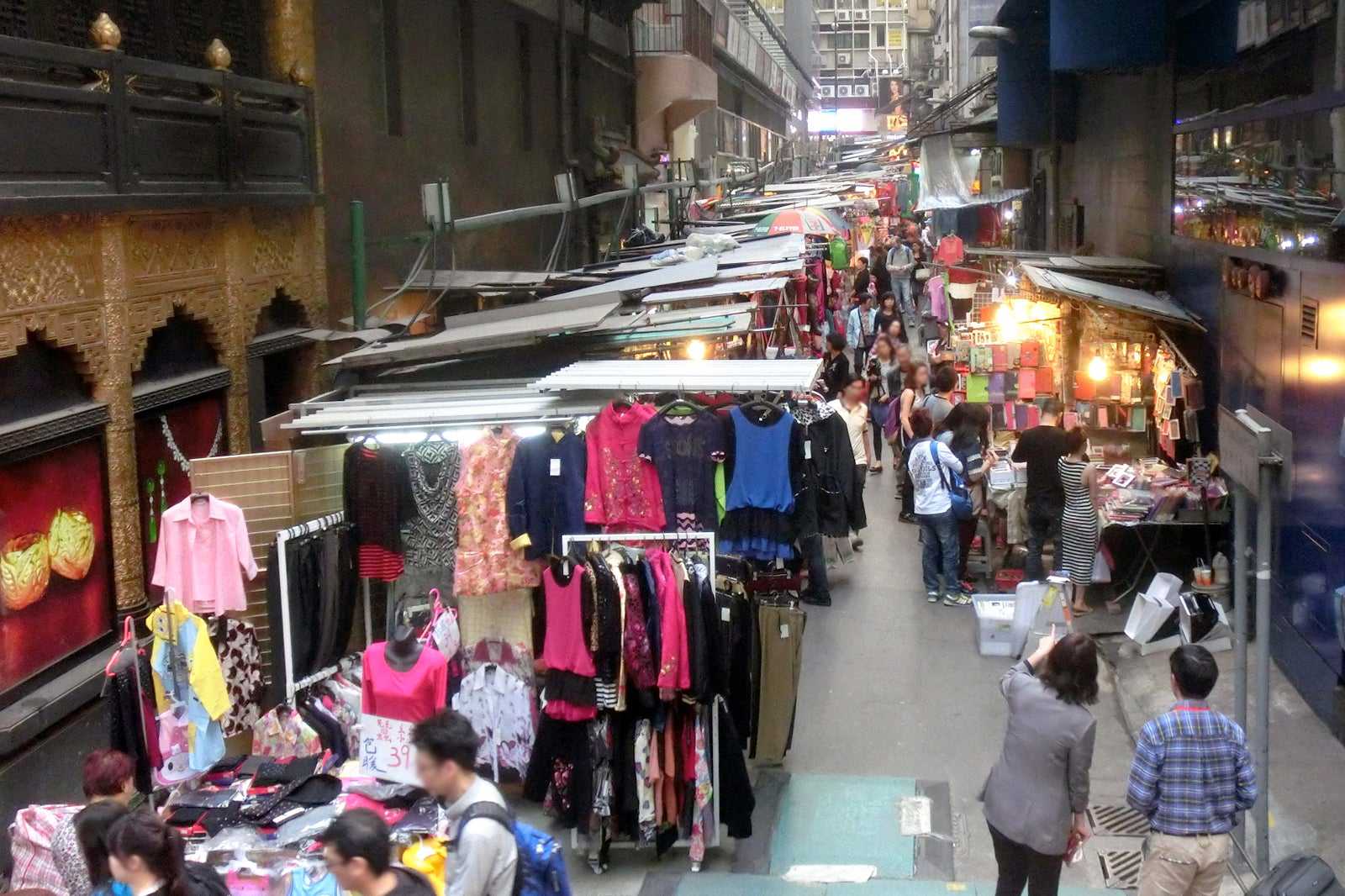 Li Yuen Street East and West