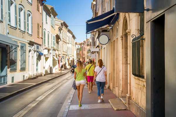 10 Best Places to Go Shopping in St Tropez