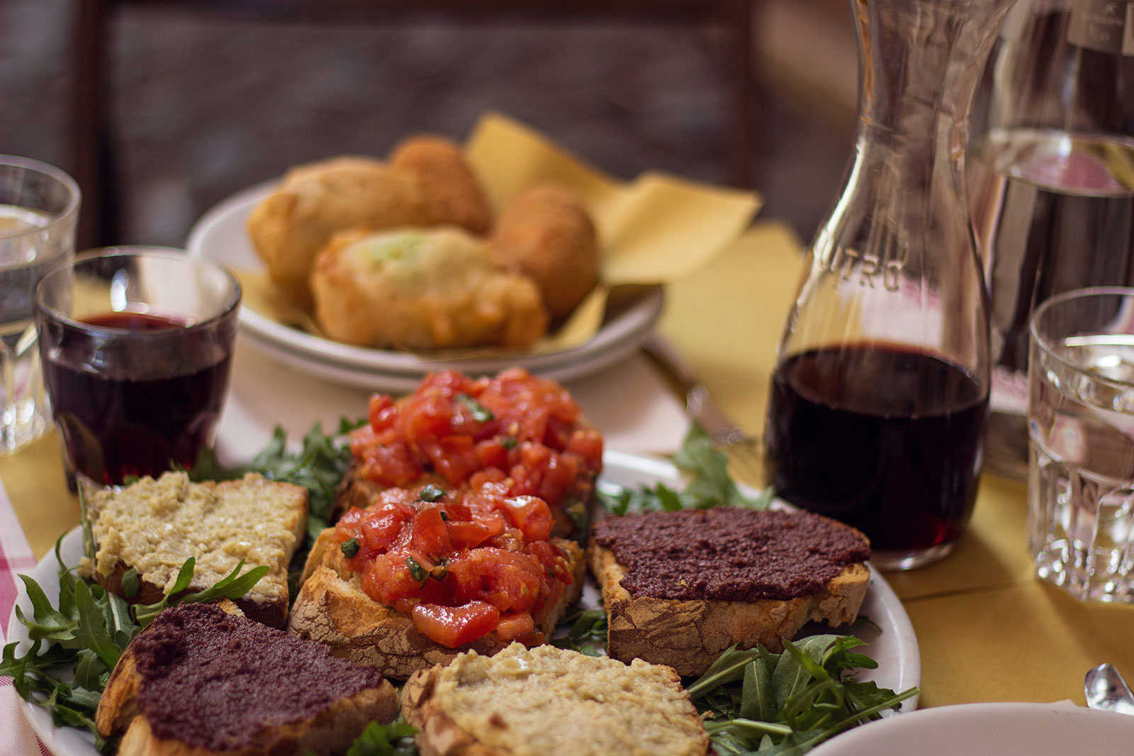 Overpriced, under-flavoured touristy restaurants