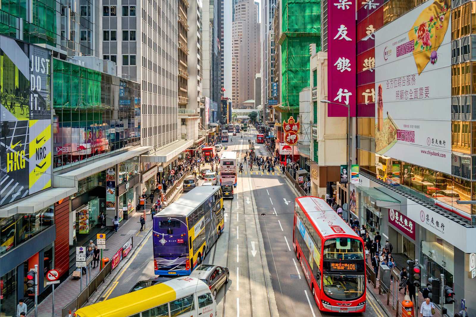 10 Best Places to Go Shopping in Hong Kong