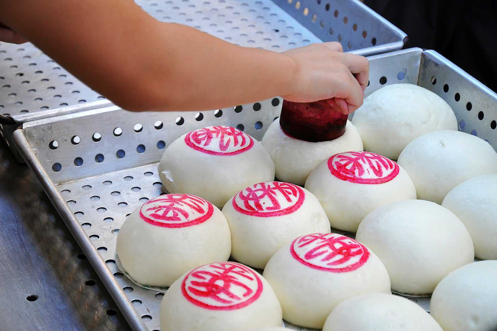 May: Cheung Chau Bun Festival