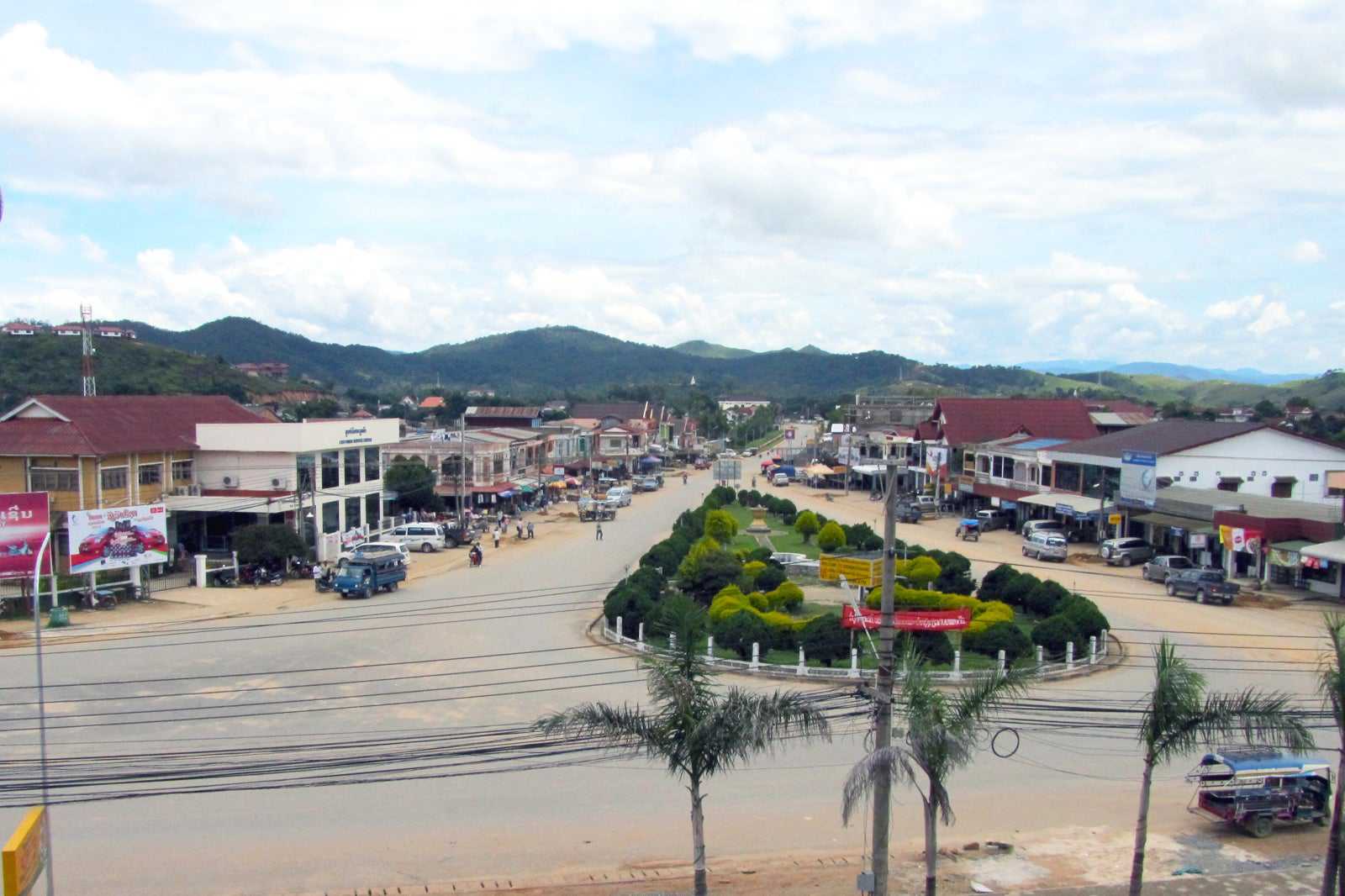 Phonsavan shopping