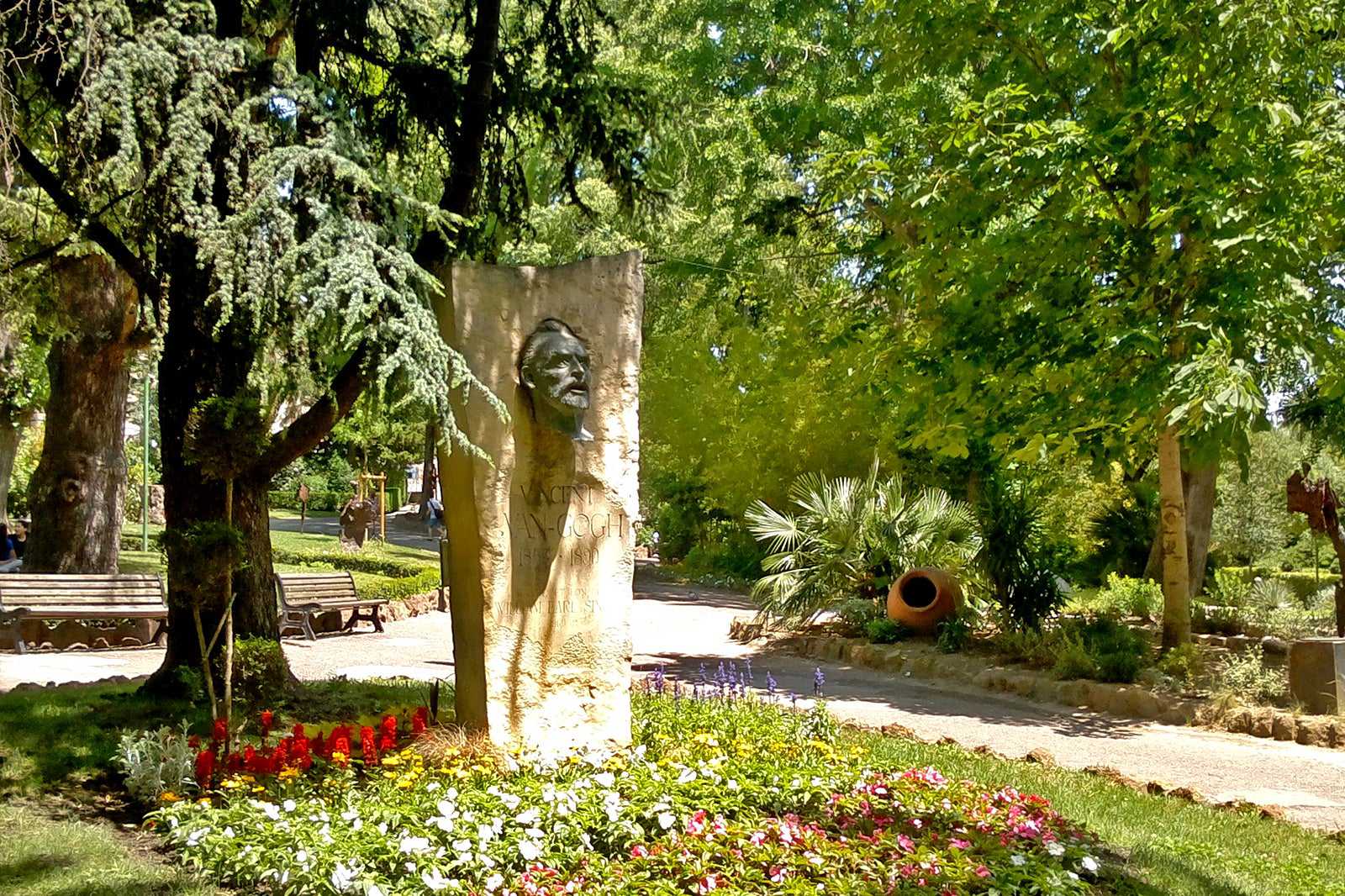 Relax at Saint-Martin Gardens