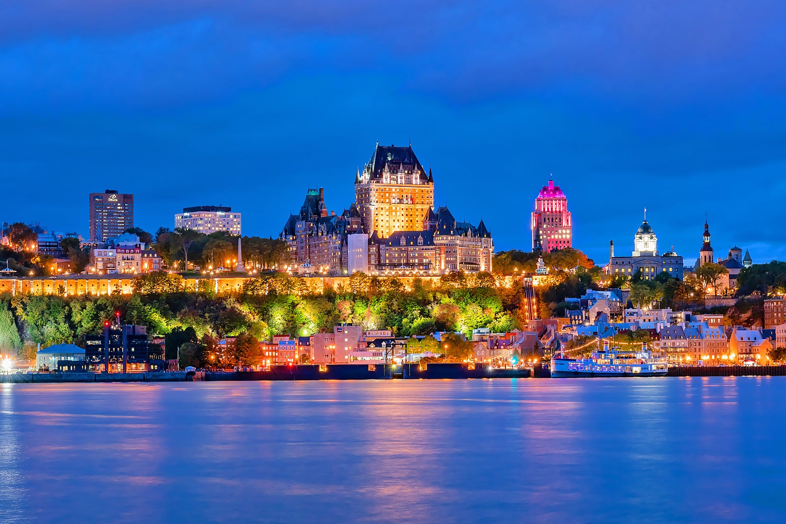 10 Iconic Buildings and Places in Quebec City - Discover the Most