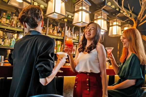 11 Best Bars, Live Music, and Nightclubs in Edinburgh