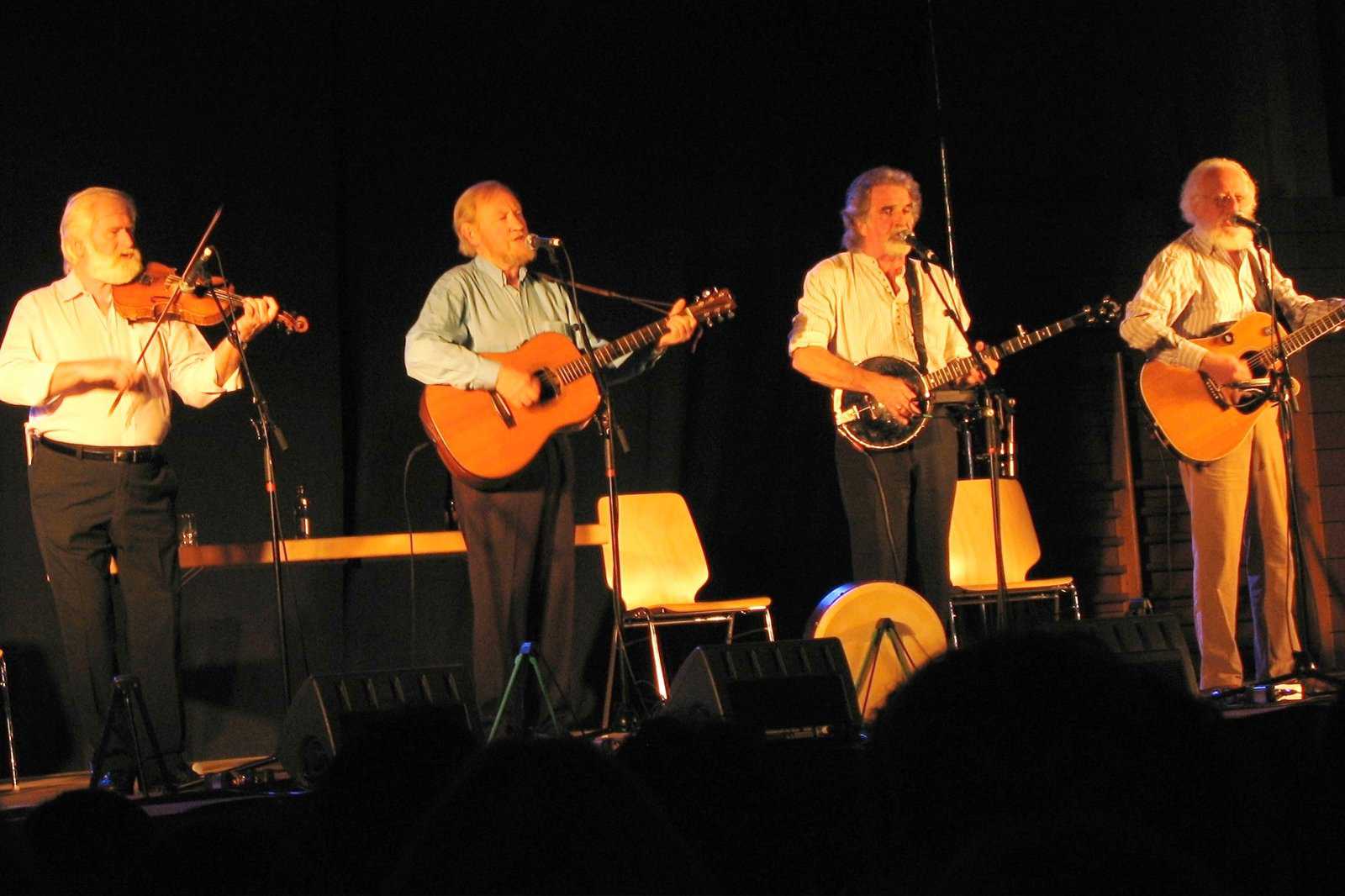 Listen to an Irish folk band