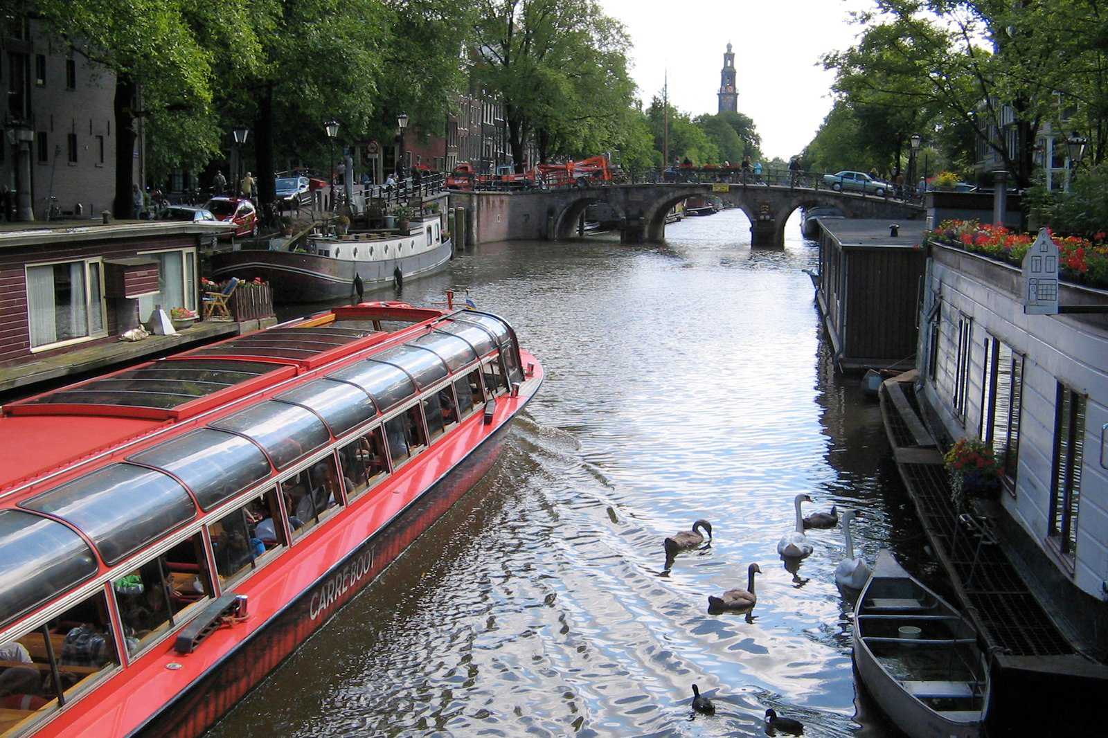 Join a canal cruise