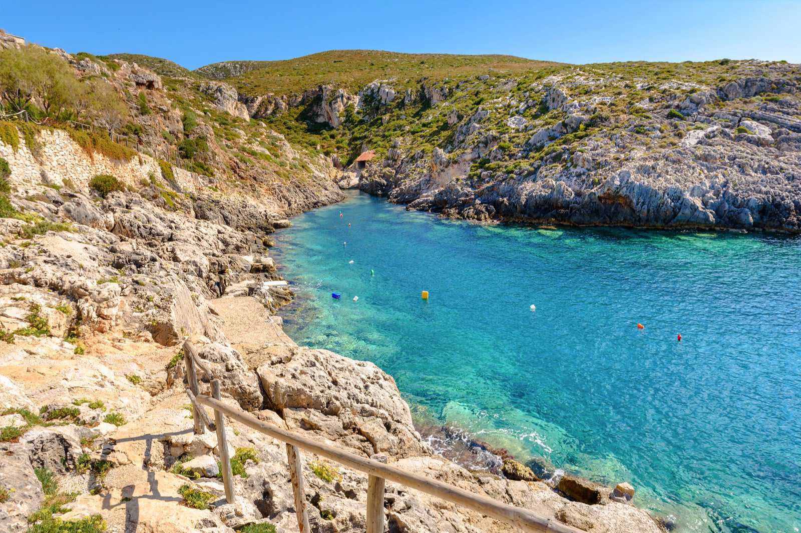Porto Roxa Beach