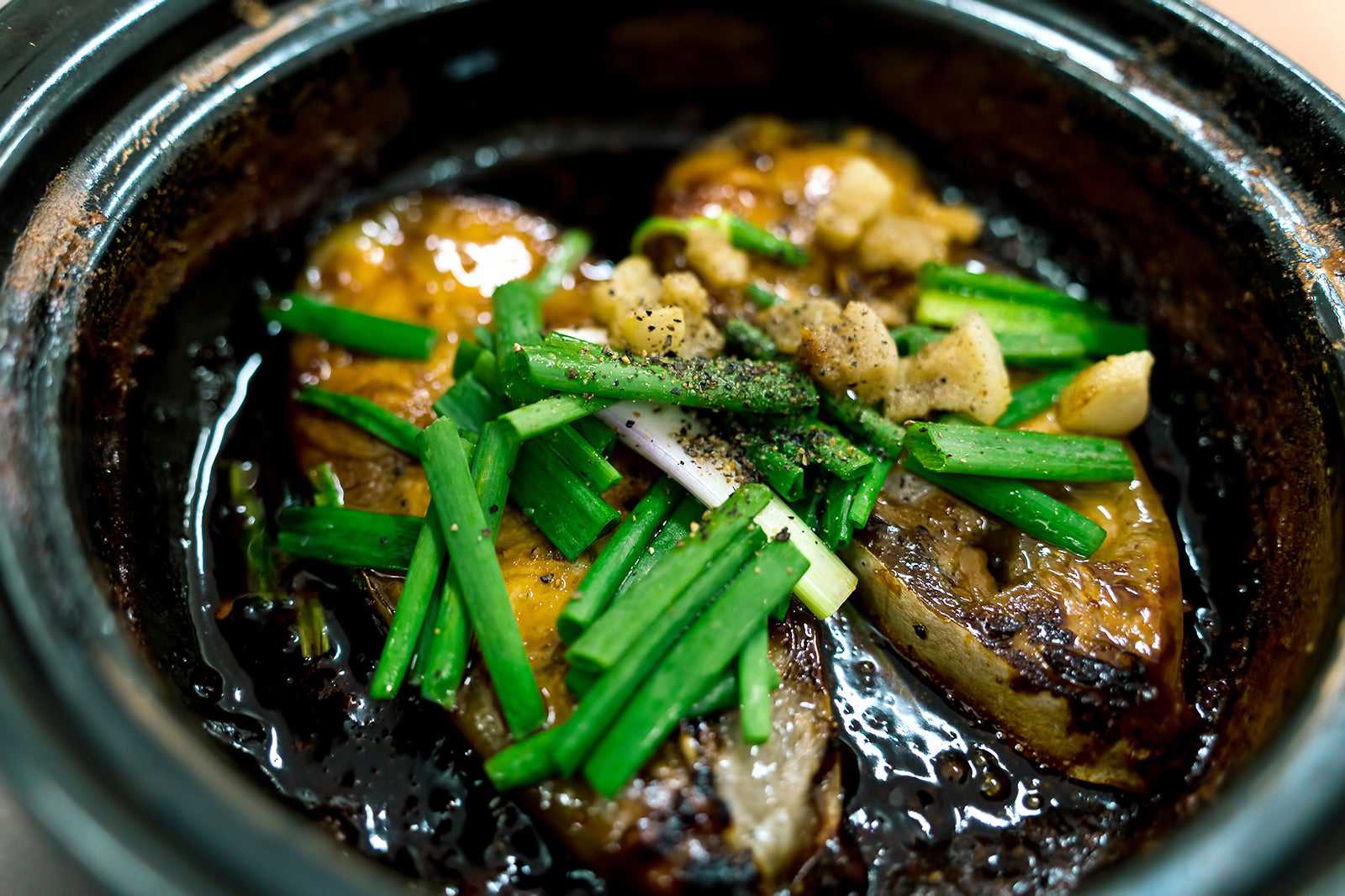 Ca kho to (caramelised fish in clay pot)