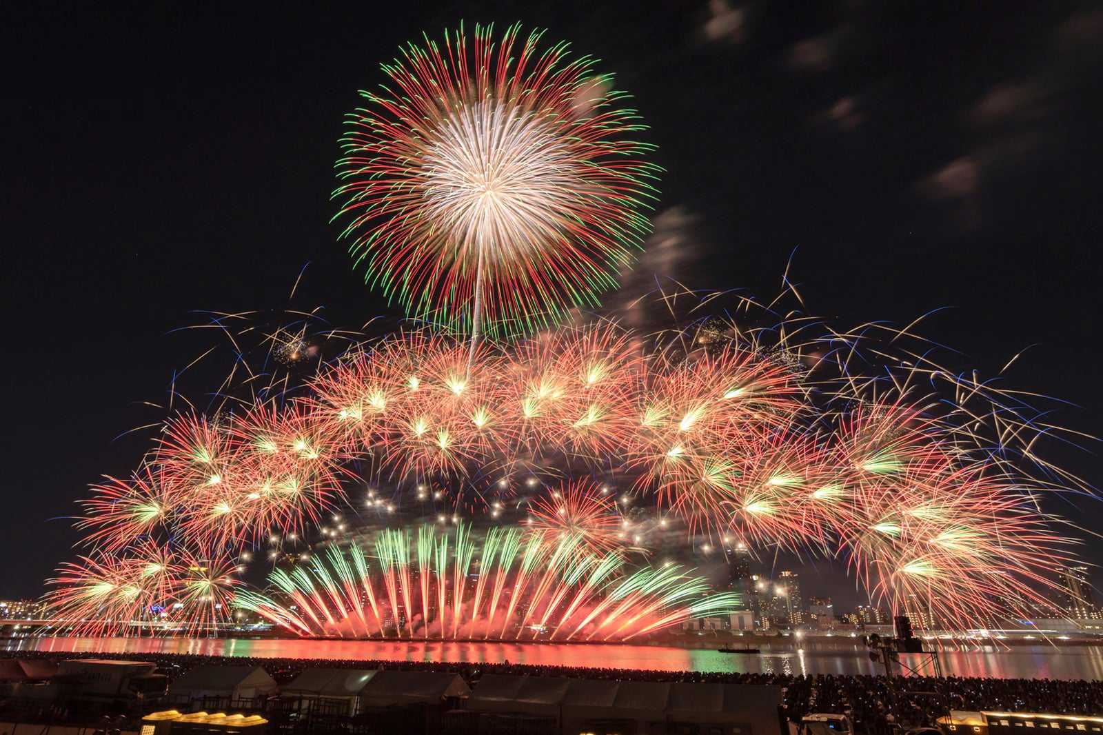 Naniwa Yodogawa Fireworks Festival