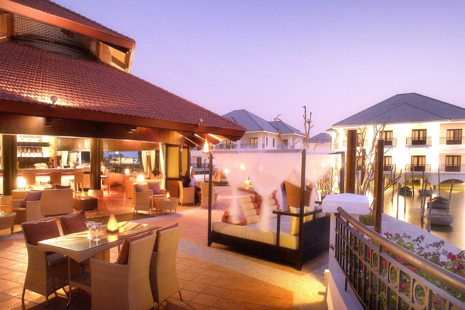 Sunset Bar at InterContinental Hanoi West Lake