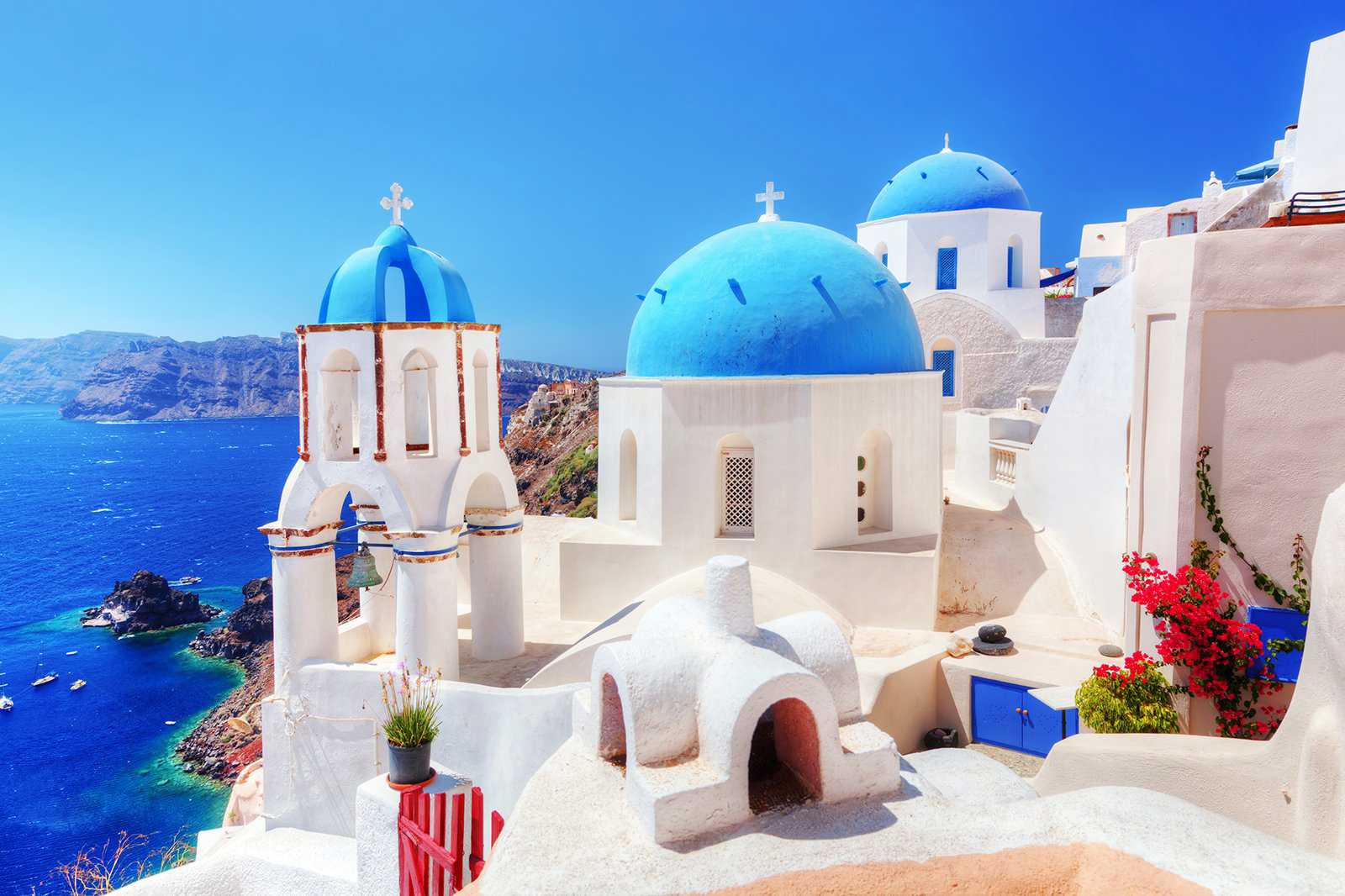 Oia blue domes