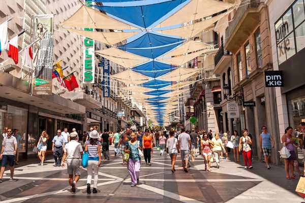 Calle de Preciados in Madrid