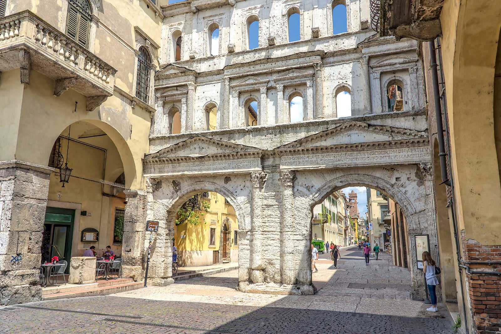 Borsari Gate