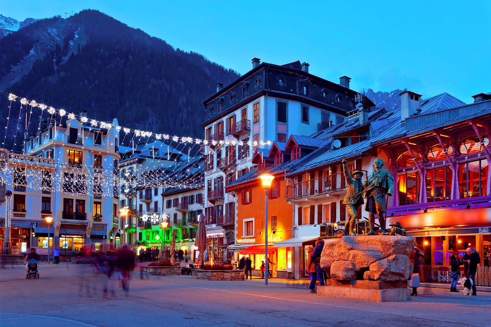 Best Things To Do After Dinner In Chamonix Where To Go In Chamonix At Night Go Guides