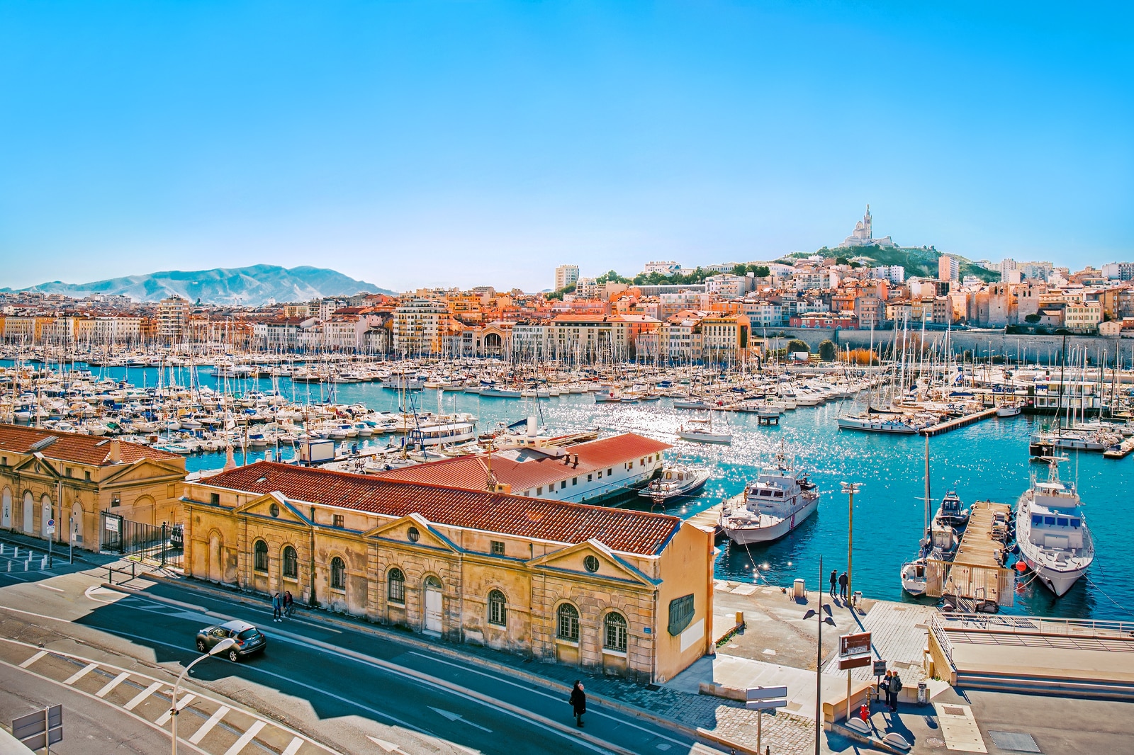 petit village autour de marseille