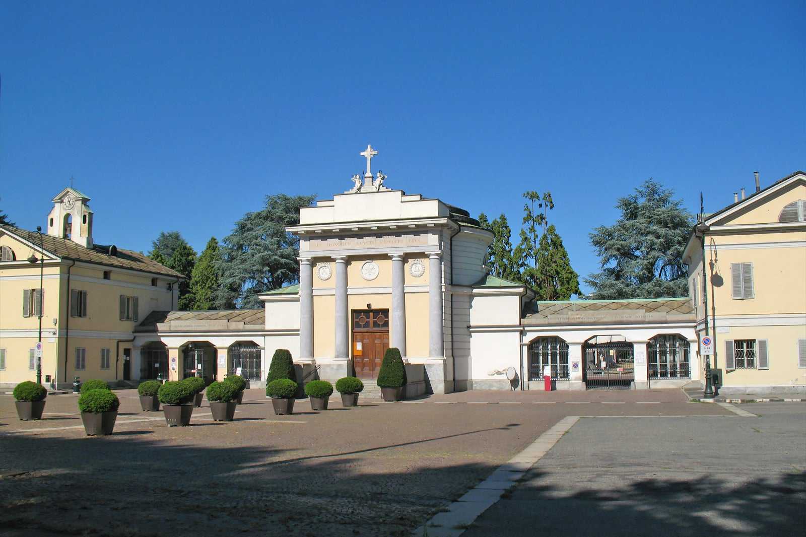 Monumental Cemetery