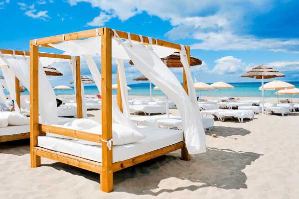 9 Best Beach Clubs in Ibiza