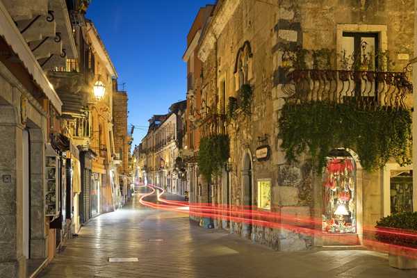 5 Best Things to Do After Dinner in Taormina