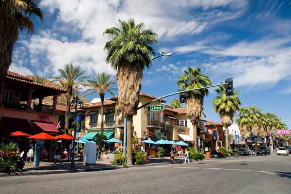 10 Places Where Locals Love to Eat in Palm Springs