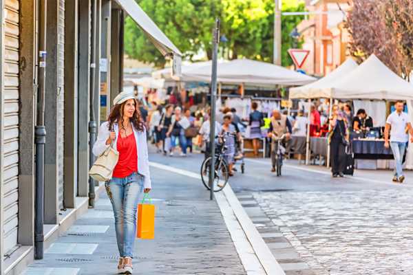 10 Best Places to Go Shopping in Rimini