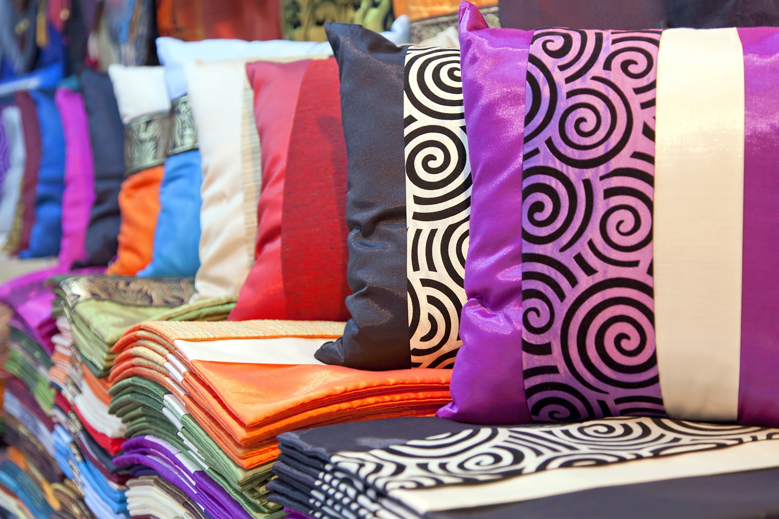 Phuket Textiles Shopping Guide - Where to Buy Thai Silk, Batik and ...
