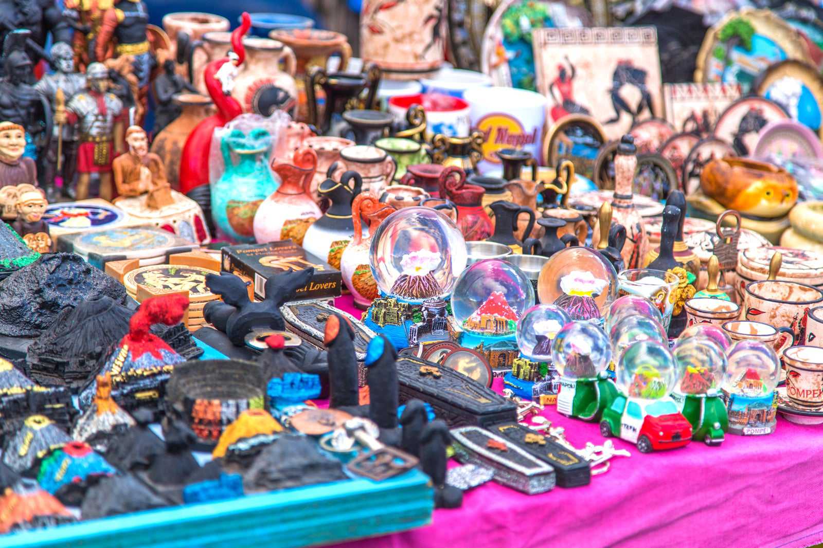 10 Best Markets in Naples