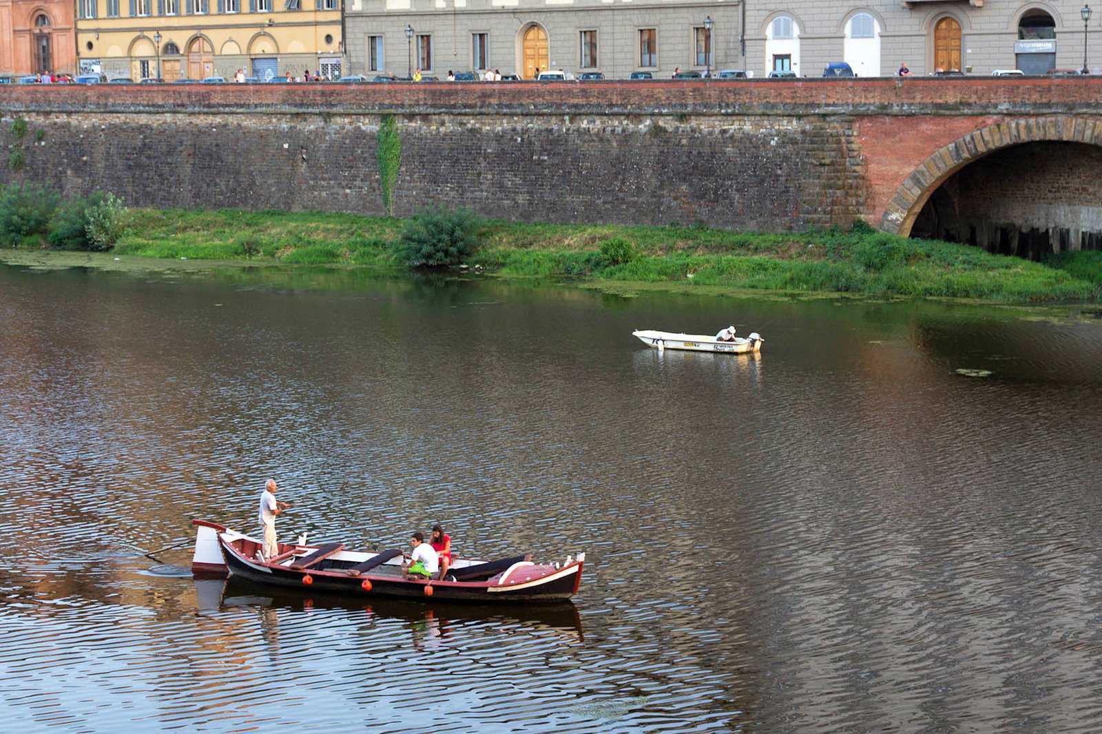 Arno river cruise