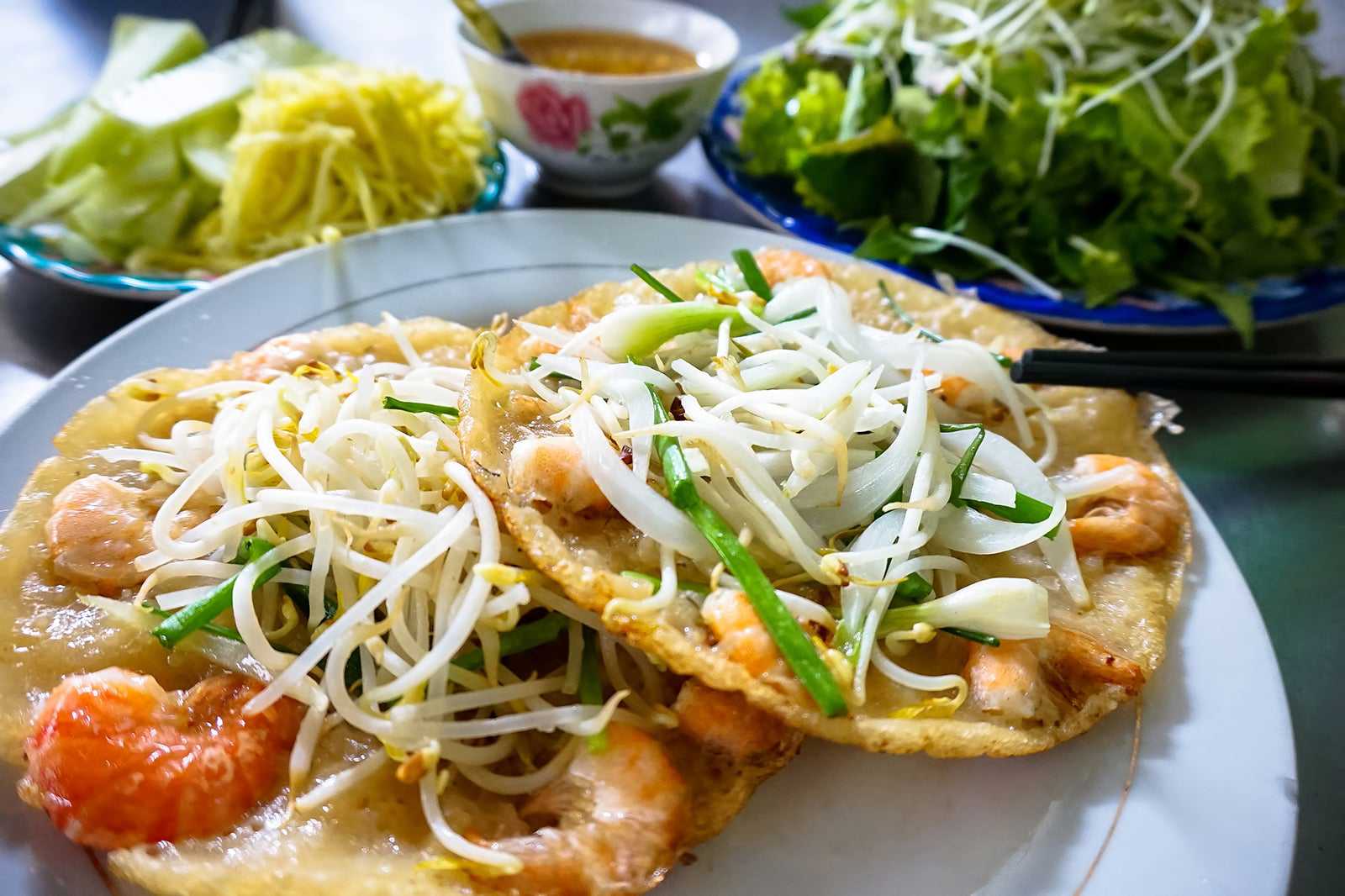 Banh xeo (crispy pancake)