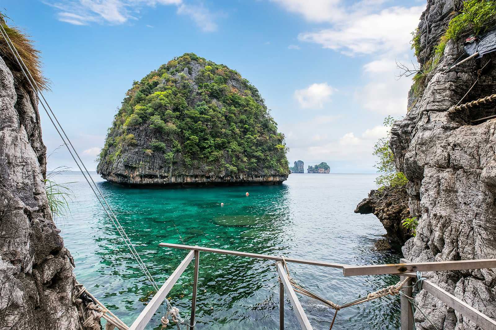 Loh Sama (Sama Bay)