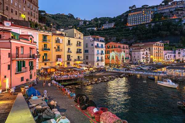 9 Best Things to Do After Dinner in Naples