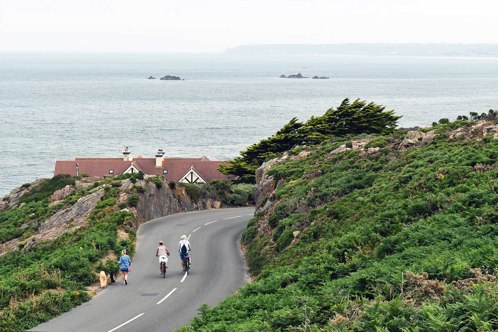 How to get around Jersey?
