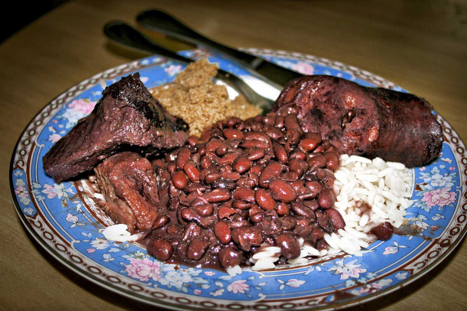 Eat feijoada