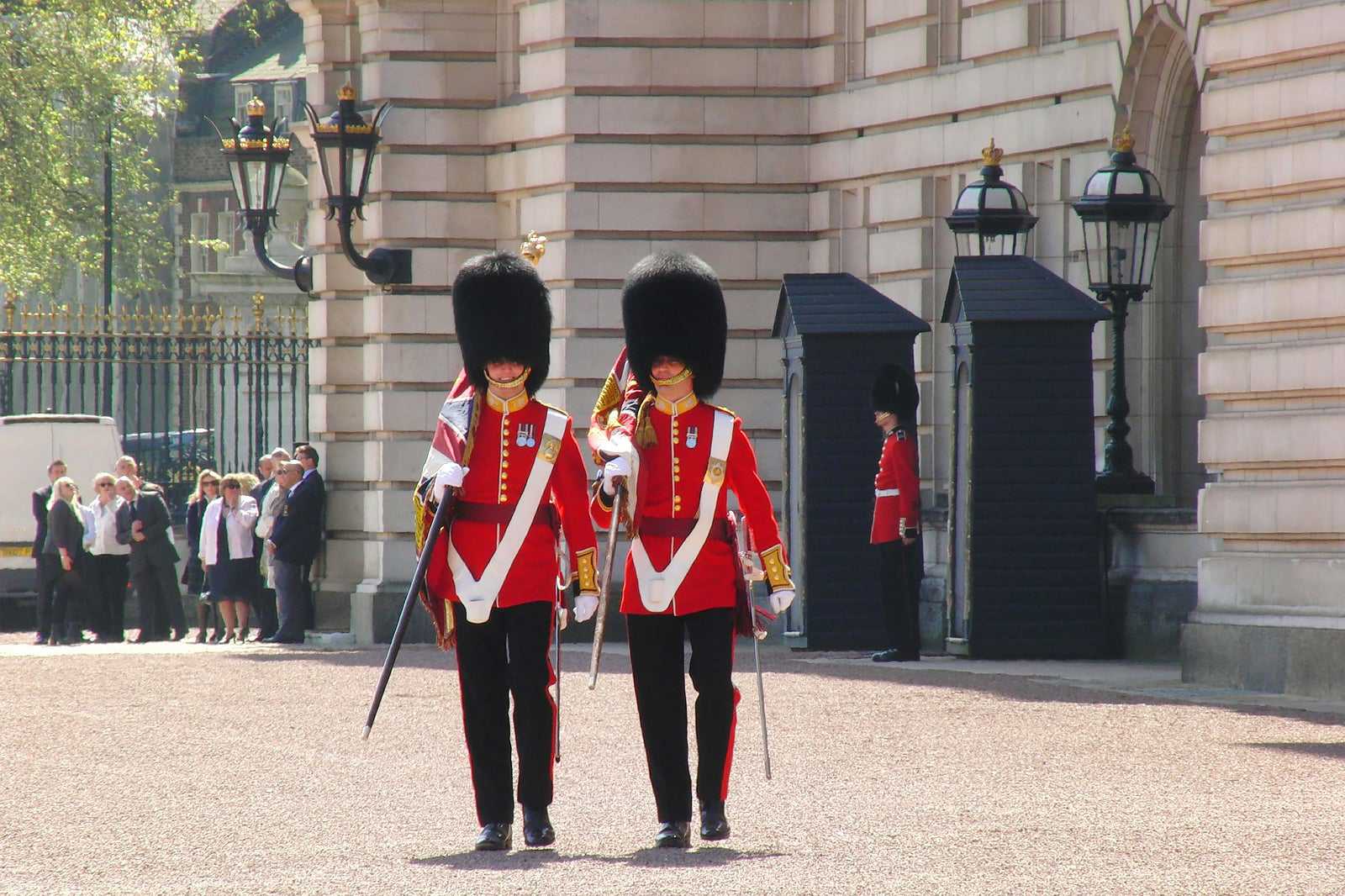 Presencia el cambio de guardia en el palacio de Buckingham