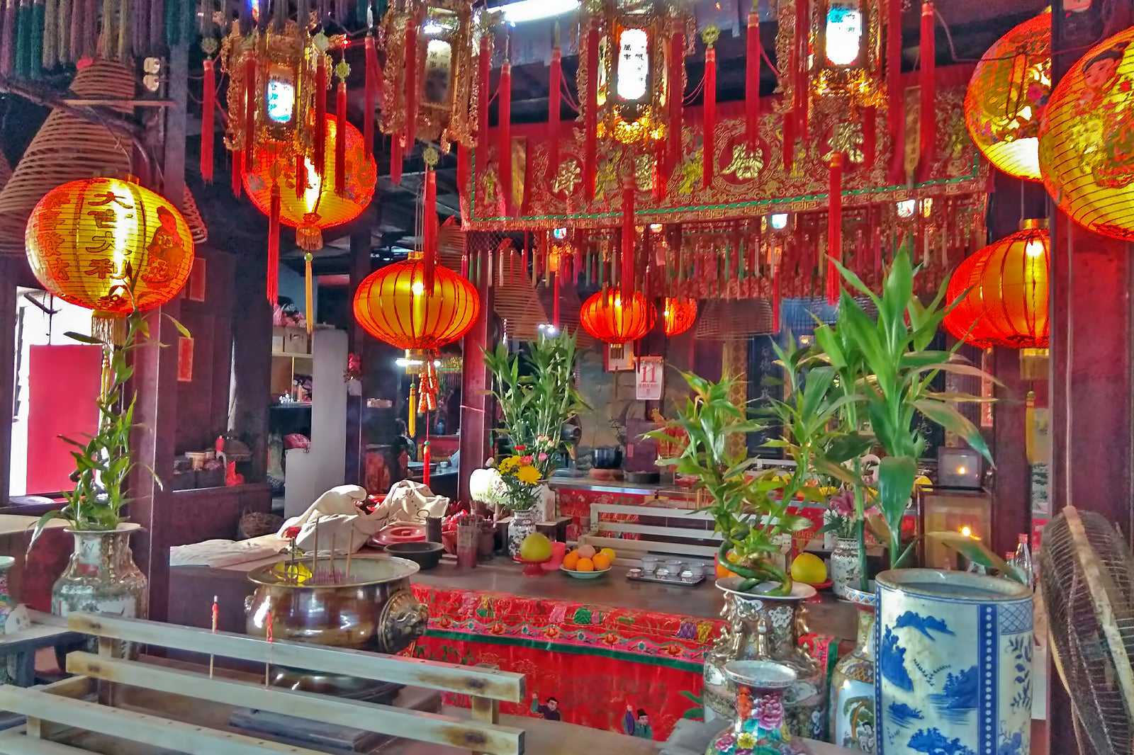 Late-April: Birthday of Tin Hau
