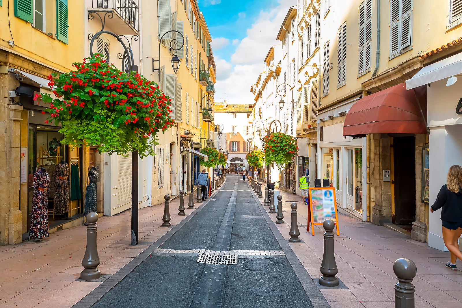 magasin action près de antibes