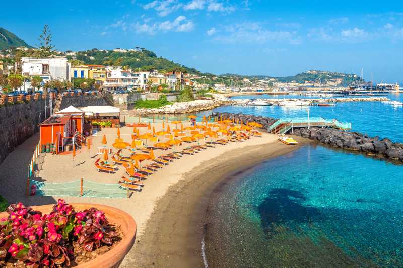 10 Best Beach Clubs in Naples