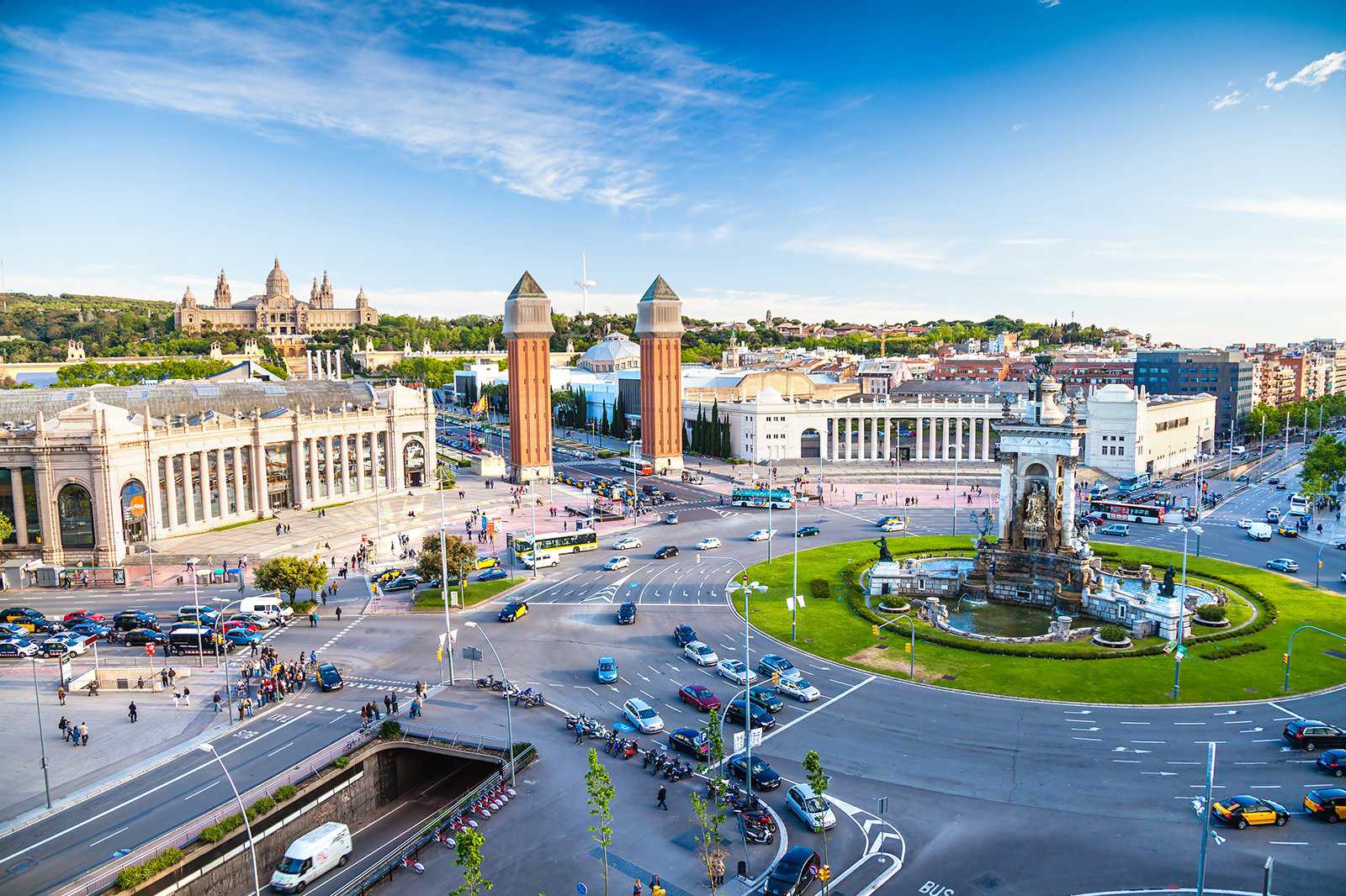 When is the best time to travel to Barcelona?