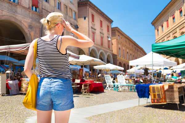 10 Best Places to Go Shopping in Bologna