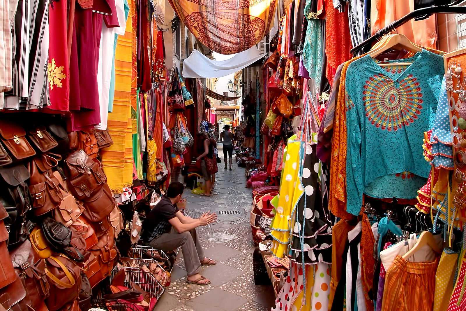 10 Best Places to Go Shopping in Granada