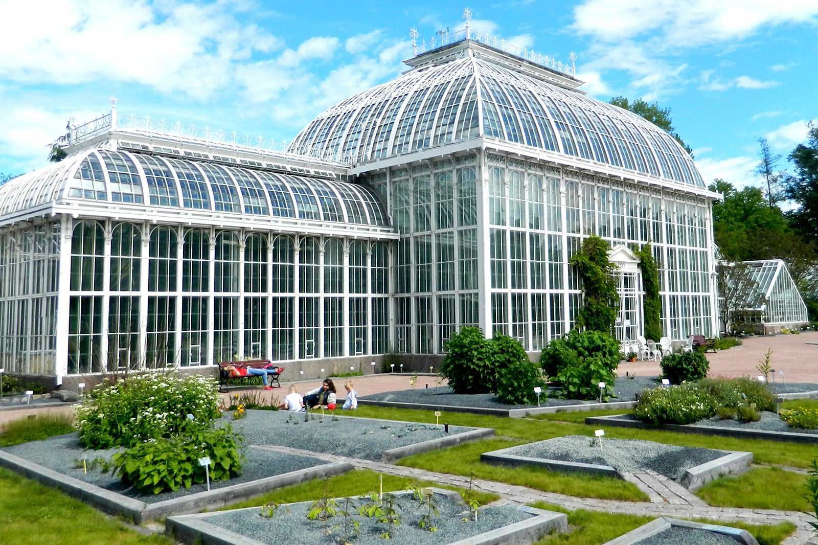 Kaisaniemi Botanic Garden (Kaisaniemen kasvitieteellinen puutarha)