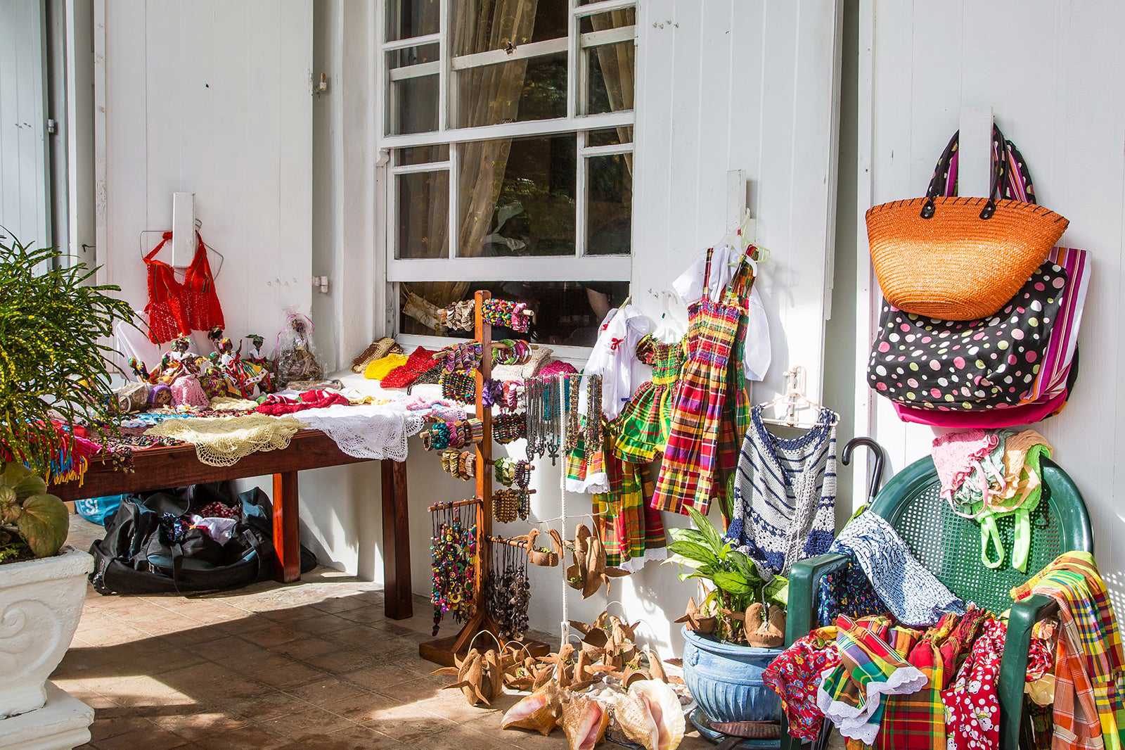 10 Best Places to Go Shopping in St Lucia