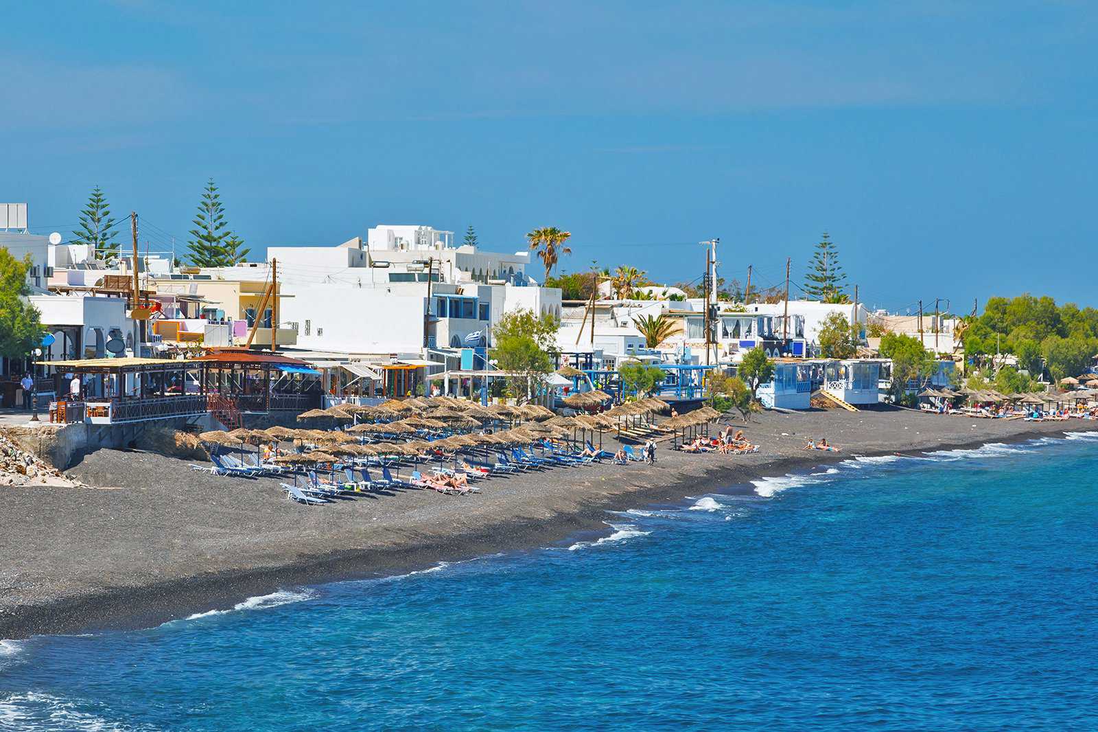 When is the best time to travel to Santorini?