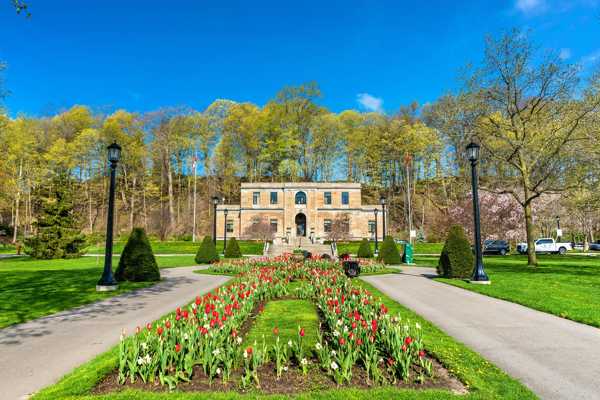 Queen Victoria Park in Niagara Falls