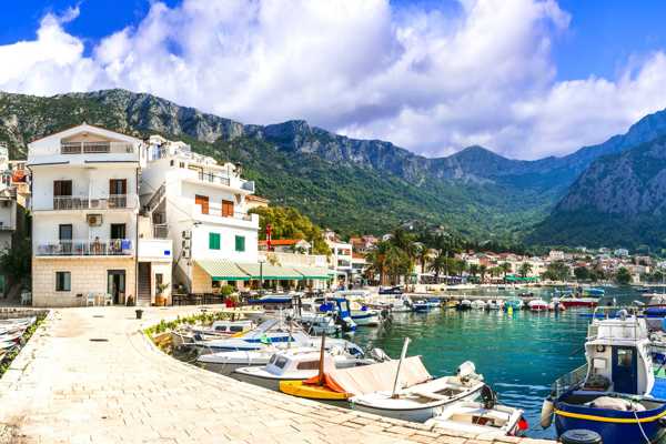 9 Best Places to Go Shopping in Makarska